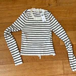 Abercrombie & Fitch Black and White Striped Long Sleeve Tee